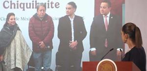 Entregan escrituras a afectados por derrumbe en el Chiquihuite Entregan escrituras a afectados por derrumbe en el Chiquihuite