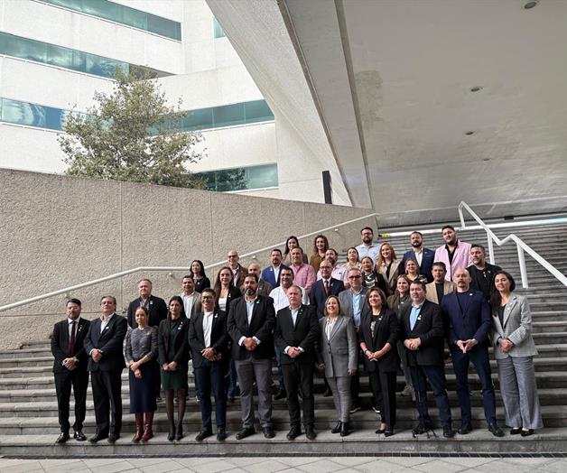 Asisten a Asamblea Nacional