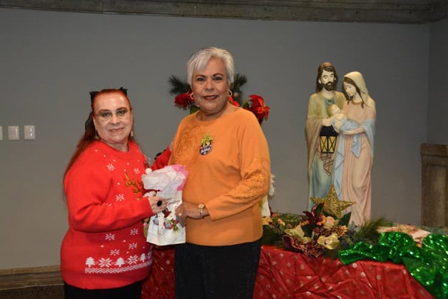 Tienen festejo navideño