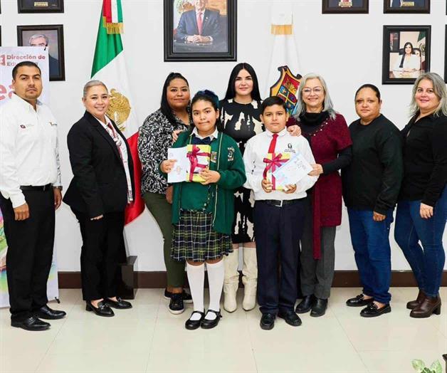 Premian a ganadores de concurso de cuento