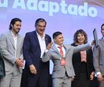 Premia Américo Villarreal a los jóvenes y deportistas