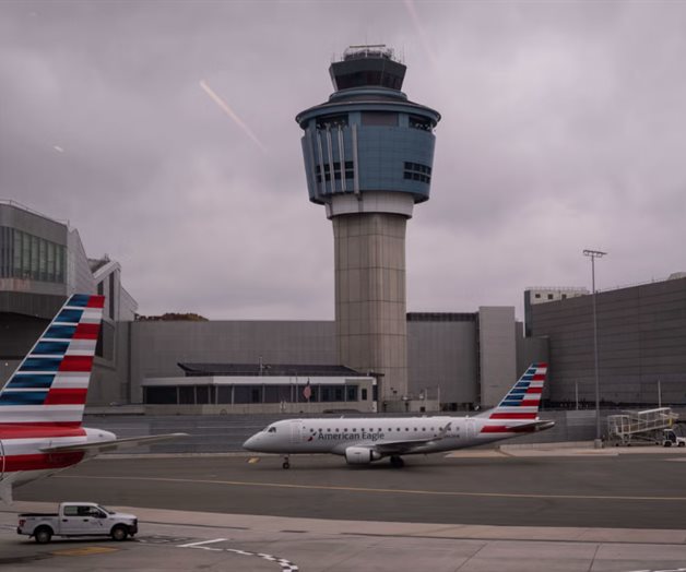 La FAA investiga a aerolíneas de EEUU por recortes de vuelos durante el cierre gubernamental
