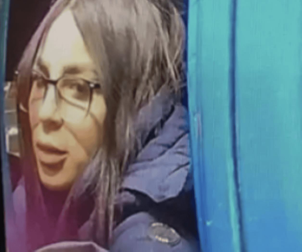 Buscan a sospechosa de robar vehículo y cruzar hacia México