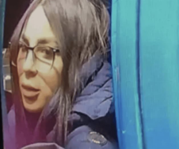 Buscan a sospechosa de robar vehículo y cruzar hacia México Buscan a sospechosa de robar vehículo y cruzar hacia México