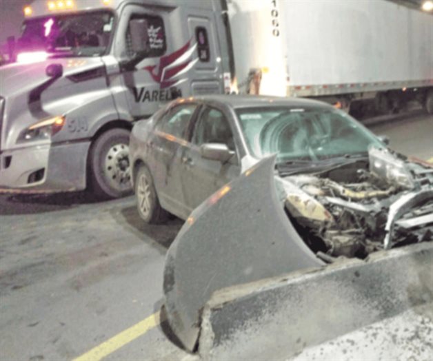 Tráiler proyecta auto por alcance Tráiler proyecta auto por alcance