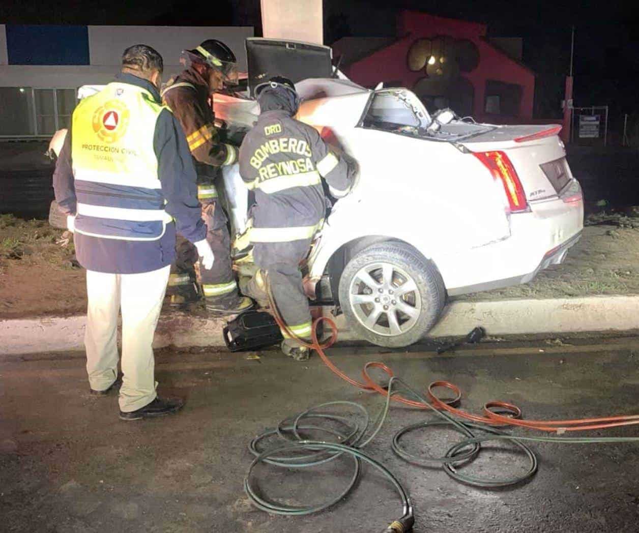 Prensados y lesionados dos jóvenes en choque