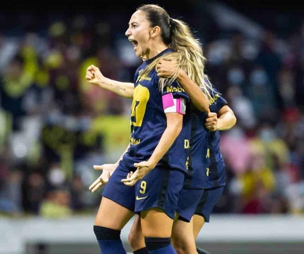 ¡Dice adiós! ¡Dice adiós!