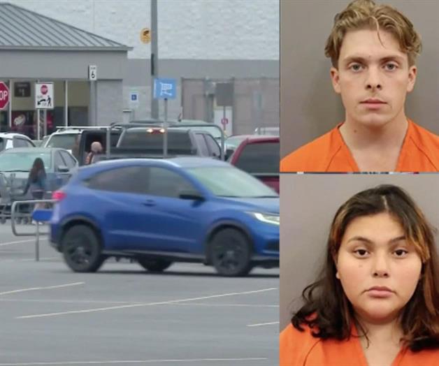 Hallan a 2 niños entre basura y desnutridos en un vehículo Hallan a 2 niños entre basura y desnutridos en un vehículo