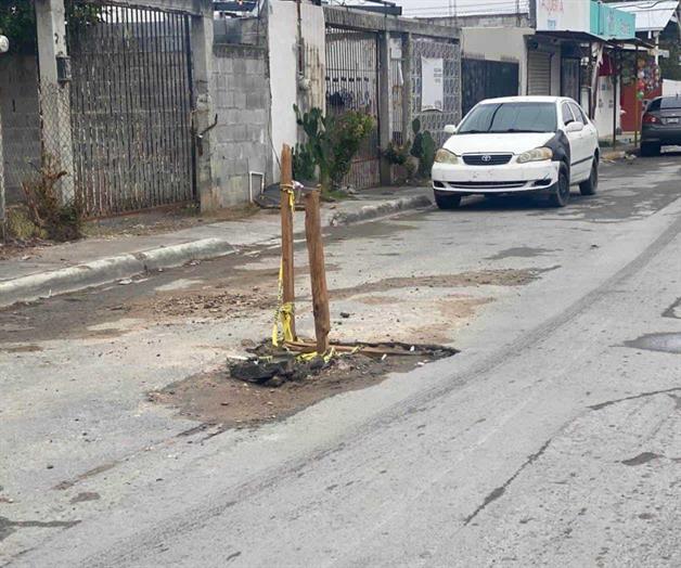 Reparan fuga de agua pero dejan gran hueco