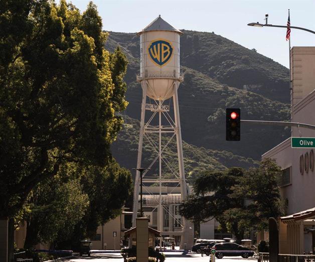 Paramount lanza oferta hostil por Warner Bros., desafiando propuesta de compra de Netflix