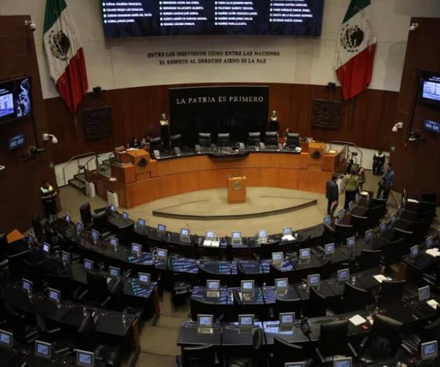 Entre vapeadores y rendir  homenaje a Margarita Maza