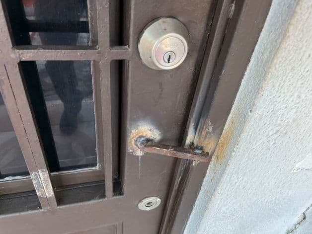 Maestros de educación física toman oficina de supervisora en Matamoros Maestros de educación física toman oficina de supervisora en Matamoros