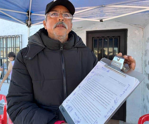 Maestros de educación física toman oficina de supervisora en Matamoros Maestros de educación física toman oficina de supervisora en Matamoros