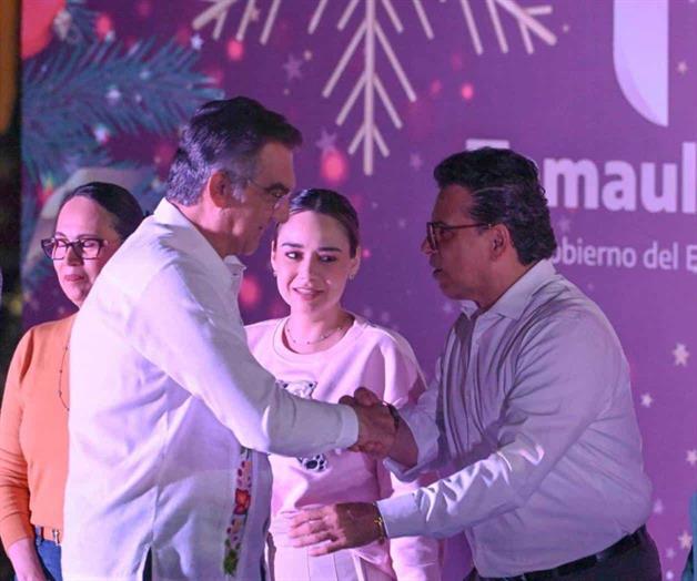 Disfrutan familias navidad en el 17 Disfrutan familias navidad en el 17