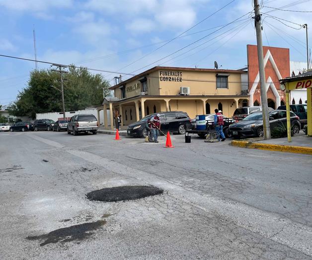 Avanzan acciones de bacheo en la ciudad Avanzan acciones de bacheo en la ciudad