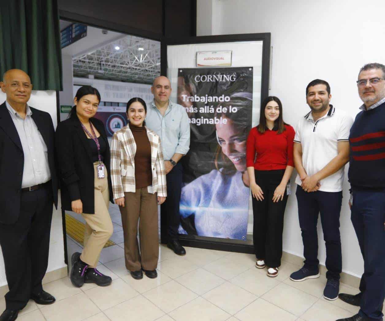 Corning recluta talento estudiantil de la UTTN