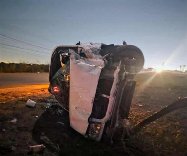 Vuelcan jóvenes en la salida a Reynosa