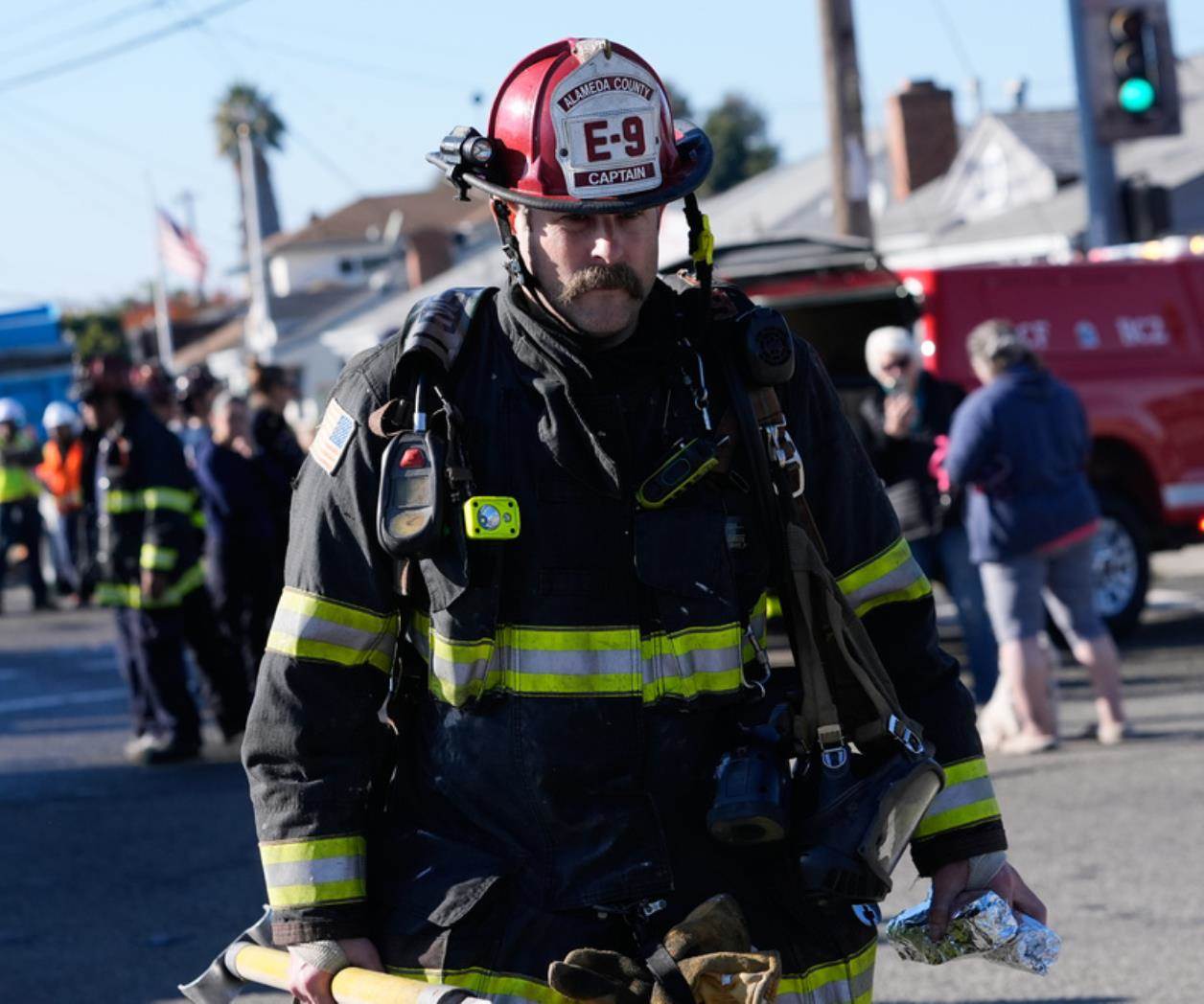 Hospitalizan a 6 personas por explosión de gas en California