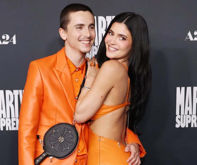 Chalamet y Jenner visten igual en estreno de filme Chalamet y Jenner visten igual en estreno de filme