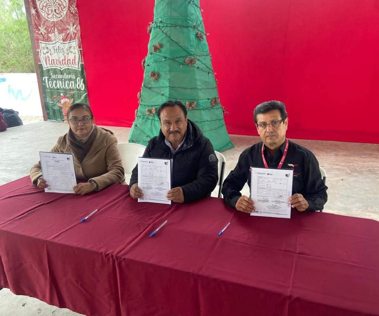 Abren en Villa Florida una plaza comunitaria