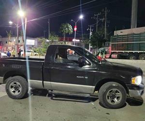 Ciclistas insultan y amenazan a automovilista frente a SPM