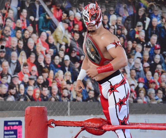 ¡Rey Astral apuesta su cinto! ¡Rey Astral apuesta su cinto!