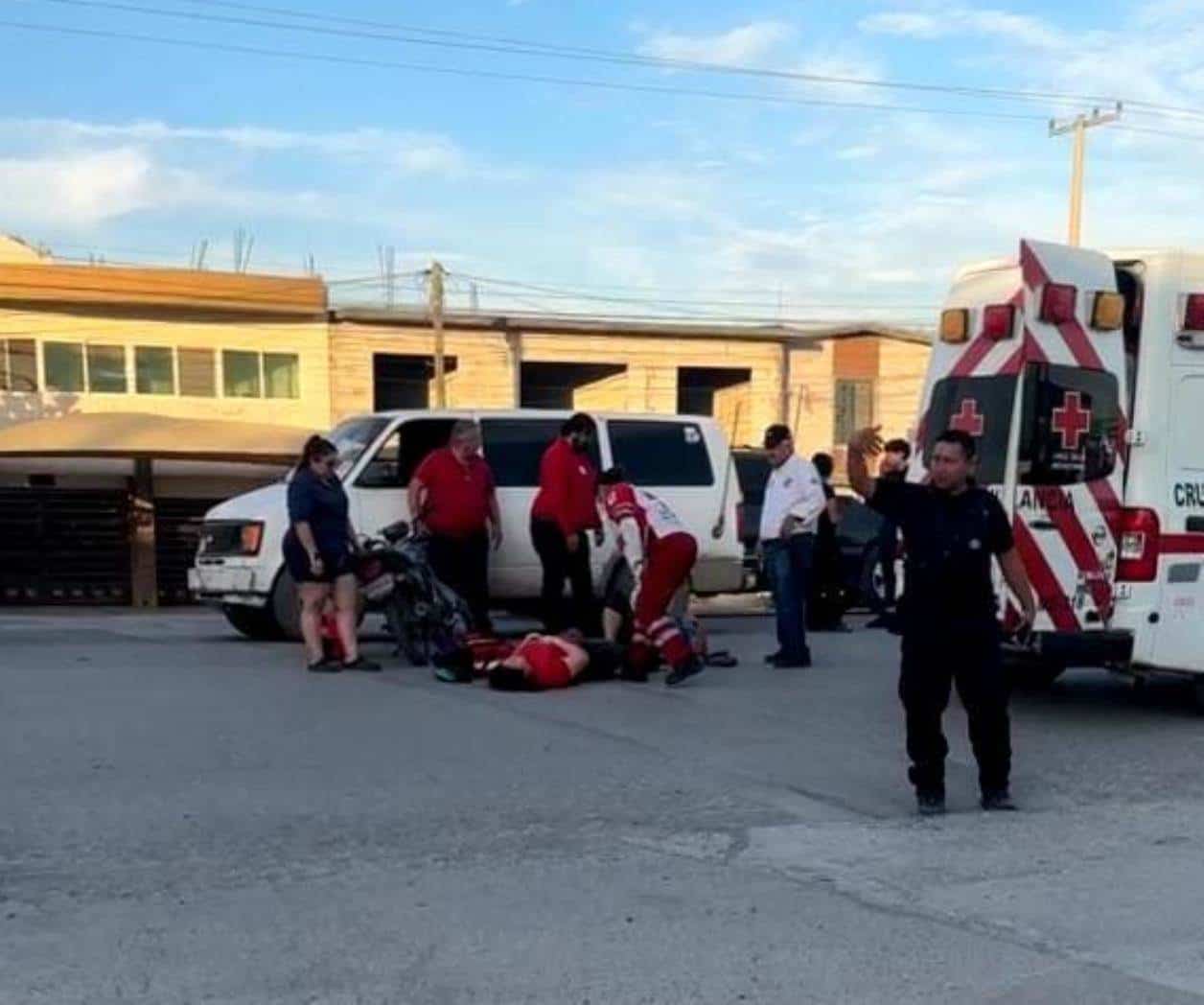 Chocan moto y camioneta