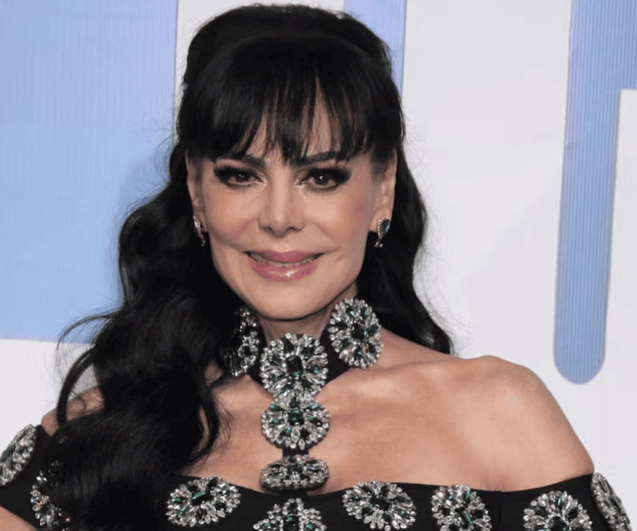Maribel Guardia canta a la Virgen de Guadalupe en la Basílica