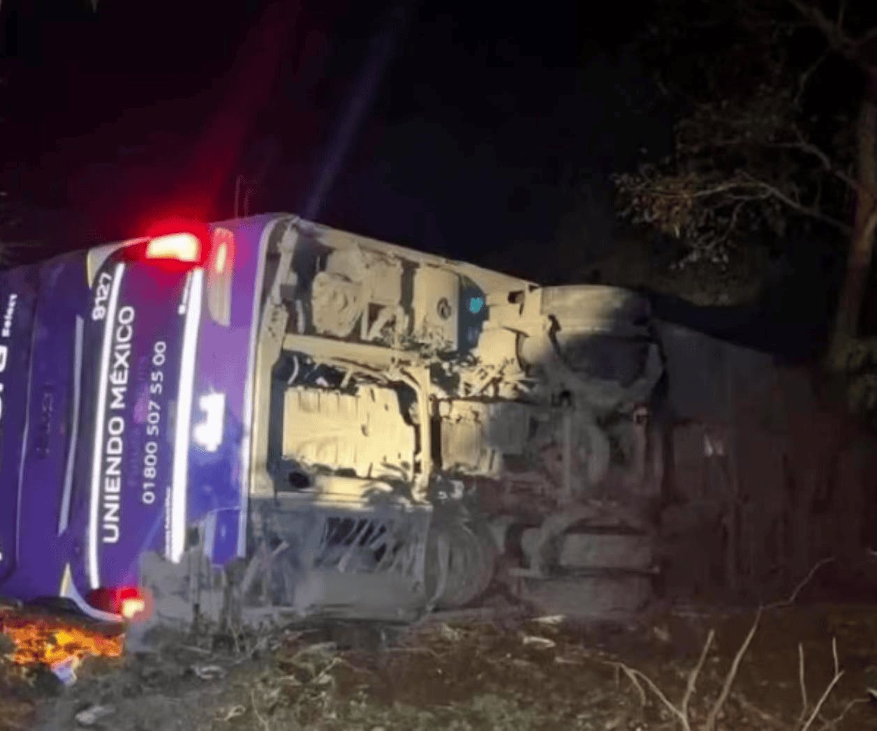 Procuraduría de Hidalgo investiga accidente de autobús en carretera México–Tampico