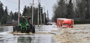 Agentes de CBP salvan a conductor atrapado en Washington