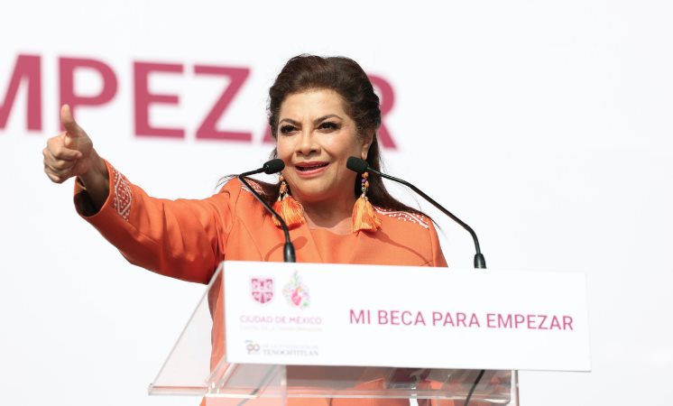 Brugada entrega apoyos de Mi Beca para Empezar a estudiantes Brugada entrega apoyos de Mi Beca para Empezar a estudiantes