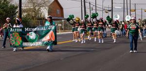 Mission CISD lleva magia navide&ntilde;a a calles de Alton