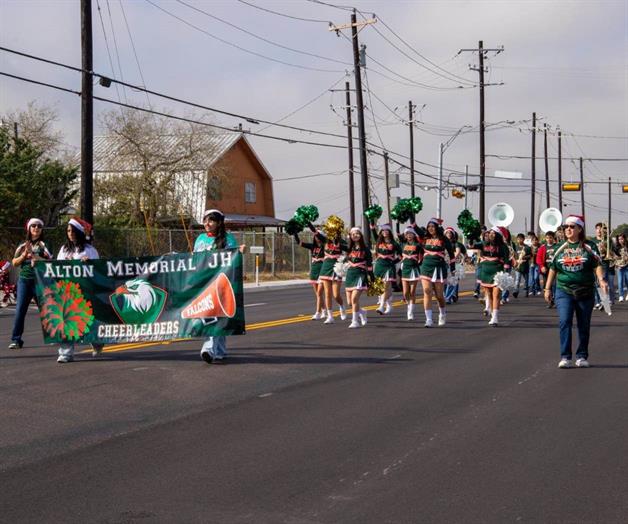 Mission CISD lleva magia navide&ntilde;a a calles de Alton