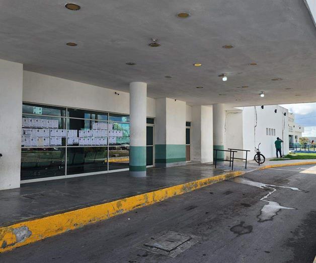 Mujer da a luz en un vehículo Mujer da a luz en un vehículo