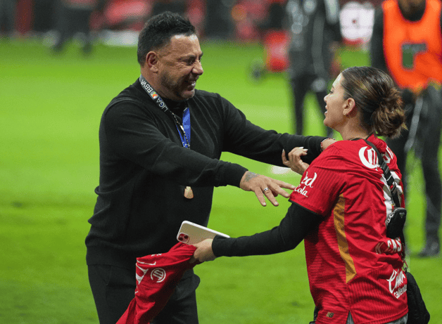 ¡Abran paso al bicampeón! ¡Abran paso al bicampeón!