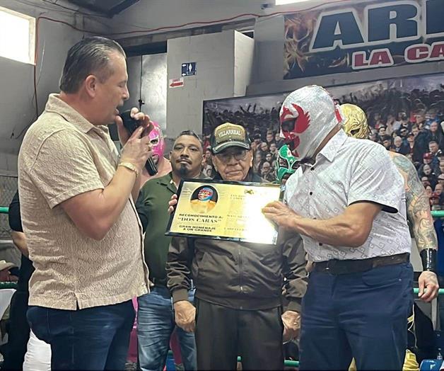 Homenajean la trayectoria de Dos Caras Homenajean la trayectoria de Dos Caras