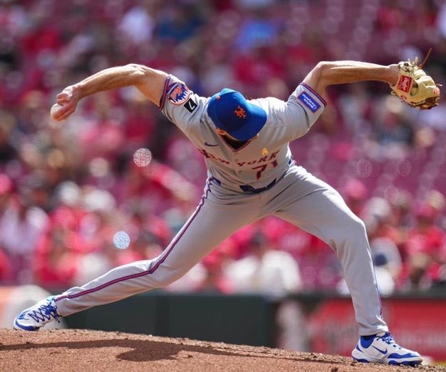 Tyler Rogers llega a Toronto Tyler Rogers llega a Toronto