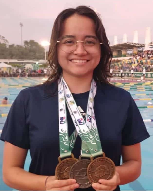 Se cuelga tres medallas en  el nacional  de nataci&oacute;n