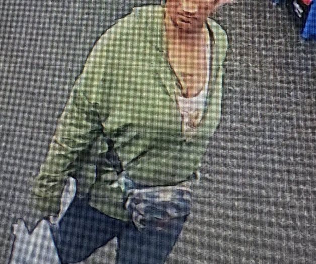 Arrestan a mujer de Texas por ocultar navajas de afeitar en barras de pan en tiendas de Mississippi