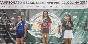 Se cuelga tres medallas en  el nacional  de nataci&oacute;n