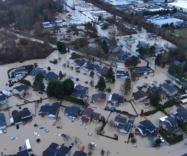 Fuertes vientos azotan noroeste de EEUU tras inundaciones Fuertes vientos azotan noroeste de EEUU tras inundaciones