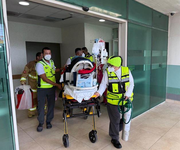 Trasladan a menor quemada a Victoria