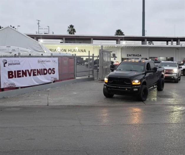 Más de 4 mil vehículos de paisanos ingresan a México por Nuevo Laredo Más de 4 mil vehículos de paisanos ingresan a México por Nuevo Laredo