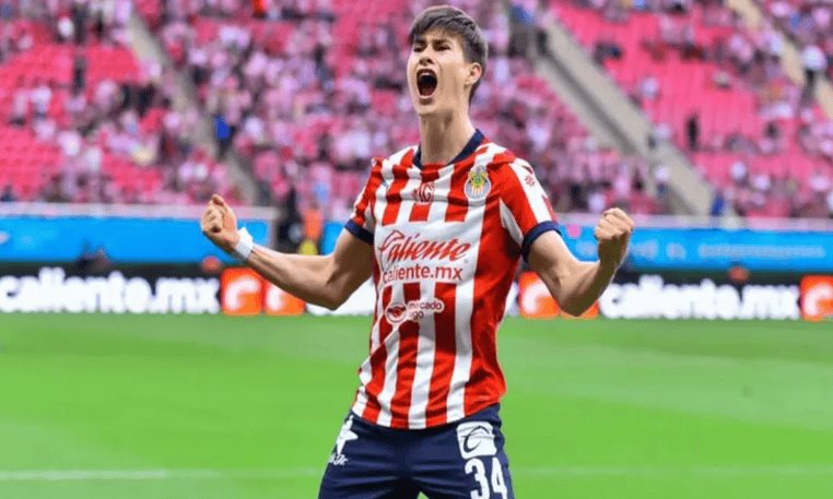 Hormiga González lanza mensaje a Cowell tras su salida de Chivas Hormiga González lanza mensaje a Cowell tras su salida de Chivas