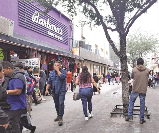 Se dispara afluencia en la calle peatonal Se dispara afluencia en la calle peatonal