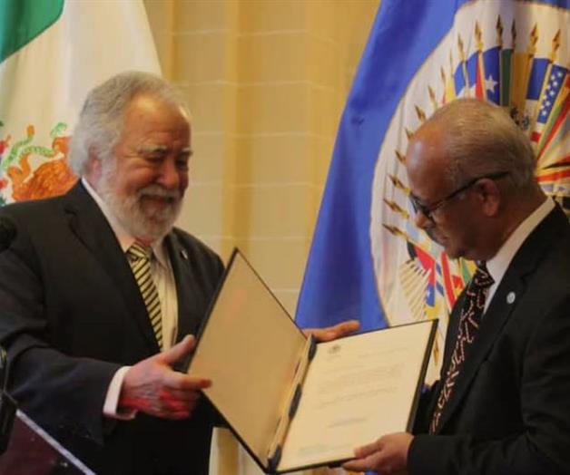 Encinas presenta credenciales ante la OEA