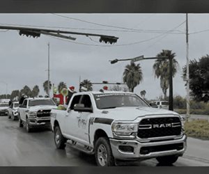 Agentes investigadores llevan regalos a ni&ntilde;os de la Nopalera