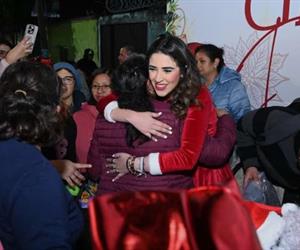 Diputada Ealy celebra posada con vecinos