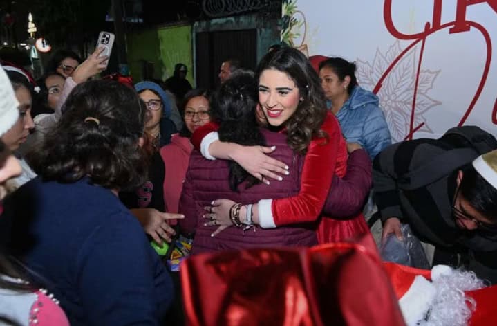 Diputada Ealy celebra posada con vecinos Diputada Ealy celebra posada con vecinos