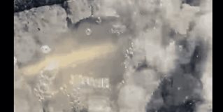 Desperdicio de agua potable en la colonia Longoria